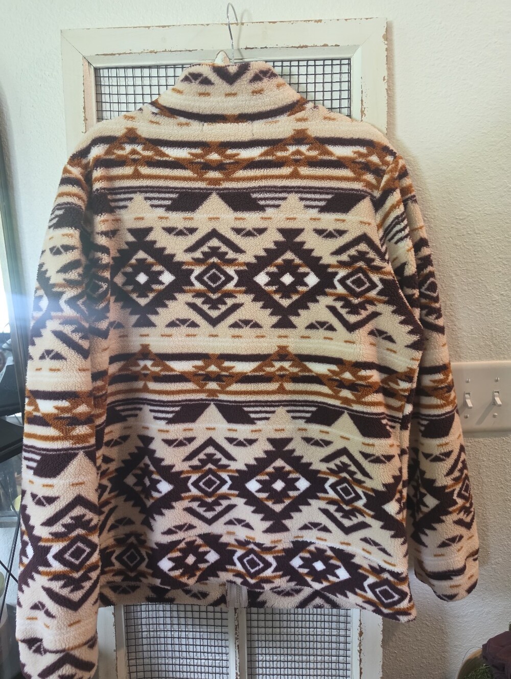 Aztec Print Fleece - Picture 3 of 3